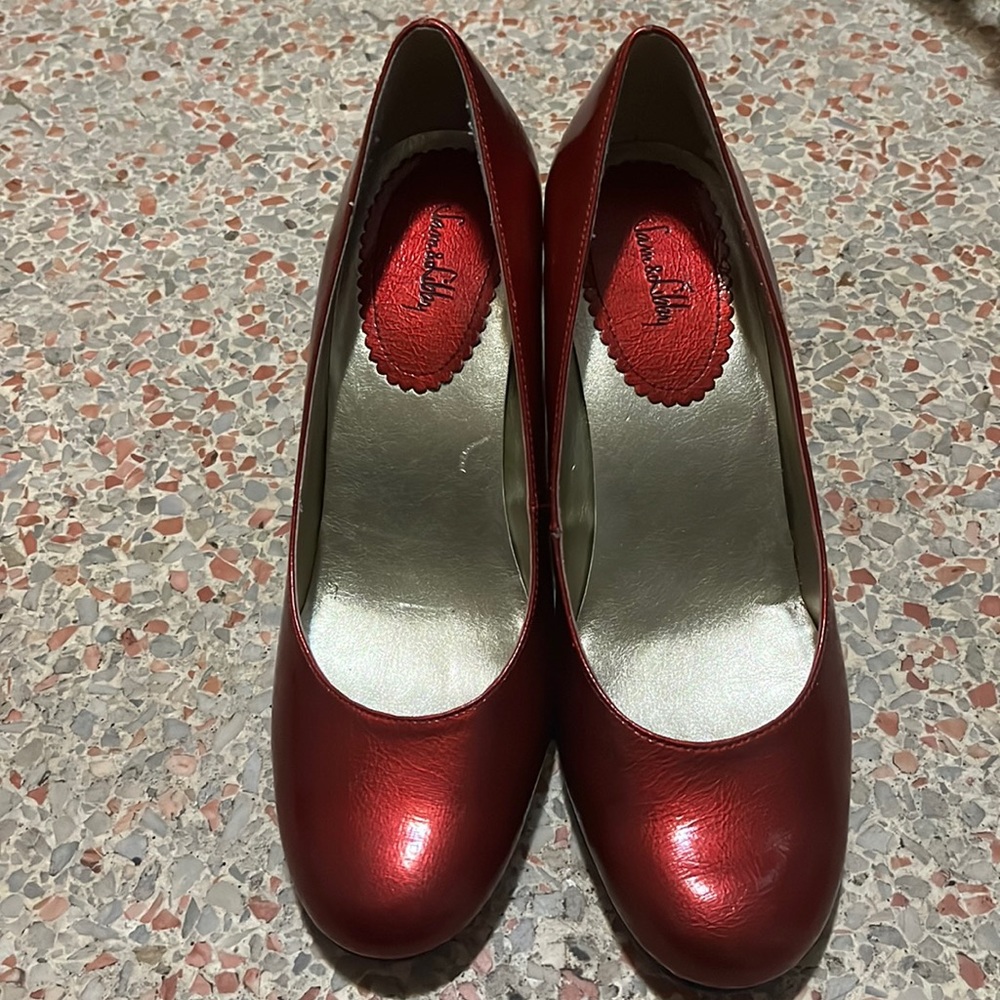 Sam & Libby red low heels Size 9M
